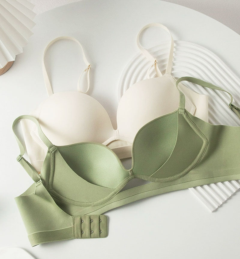 (SG InStock) Up Lift Fashionable Seamless Glossy Wirless Bra (Wireless. Seamless. Strapless) - MBA03